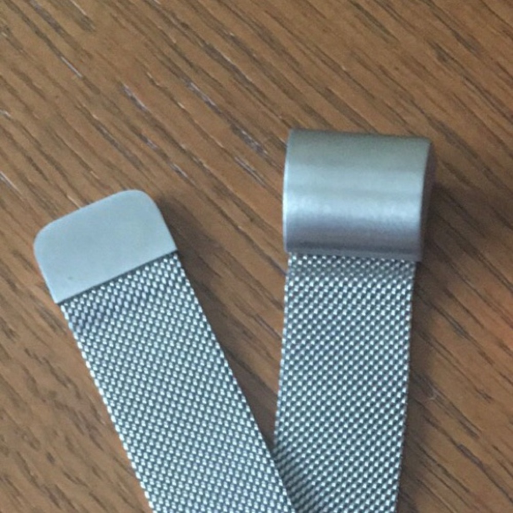FitBit Charge 2 band in silver